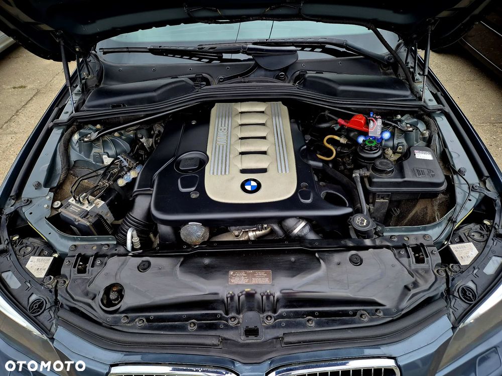 BMW Seria 5 530d xDrive Touring - 15