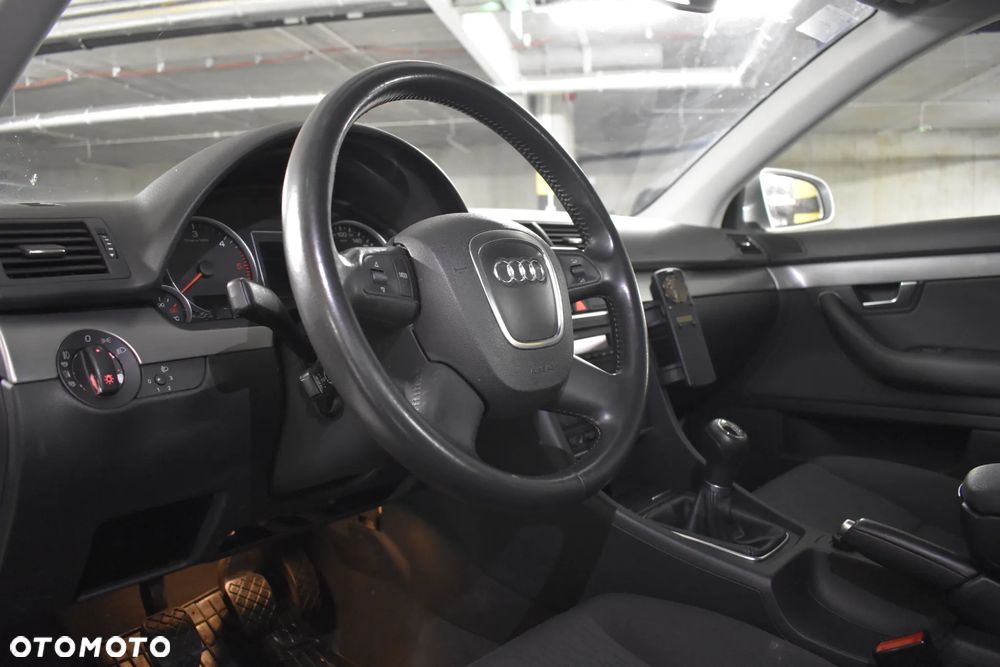 Audi A4 Limousine - 27