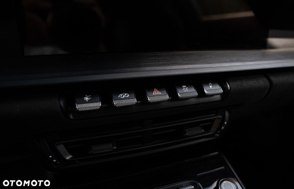 Porsche 911 Carrera 4 GTS - 26