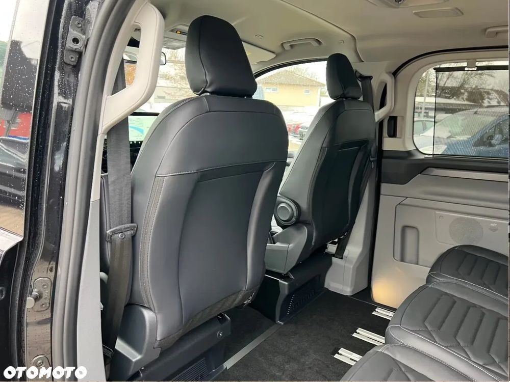 Ford Tourneo Custom - 9