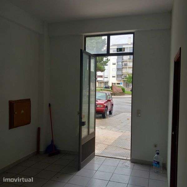 Arrenda-se loja comercial - Grande imagem: 2/4
