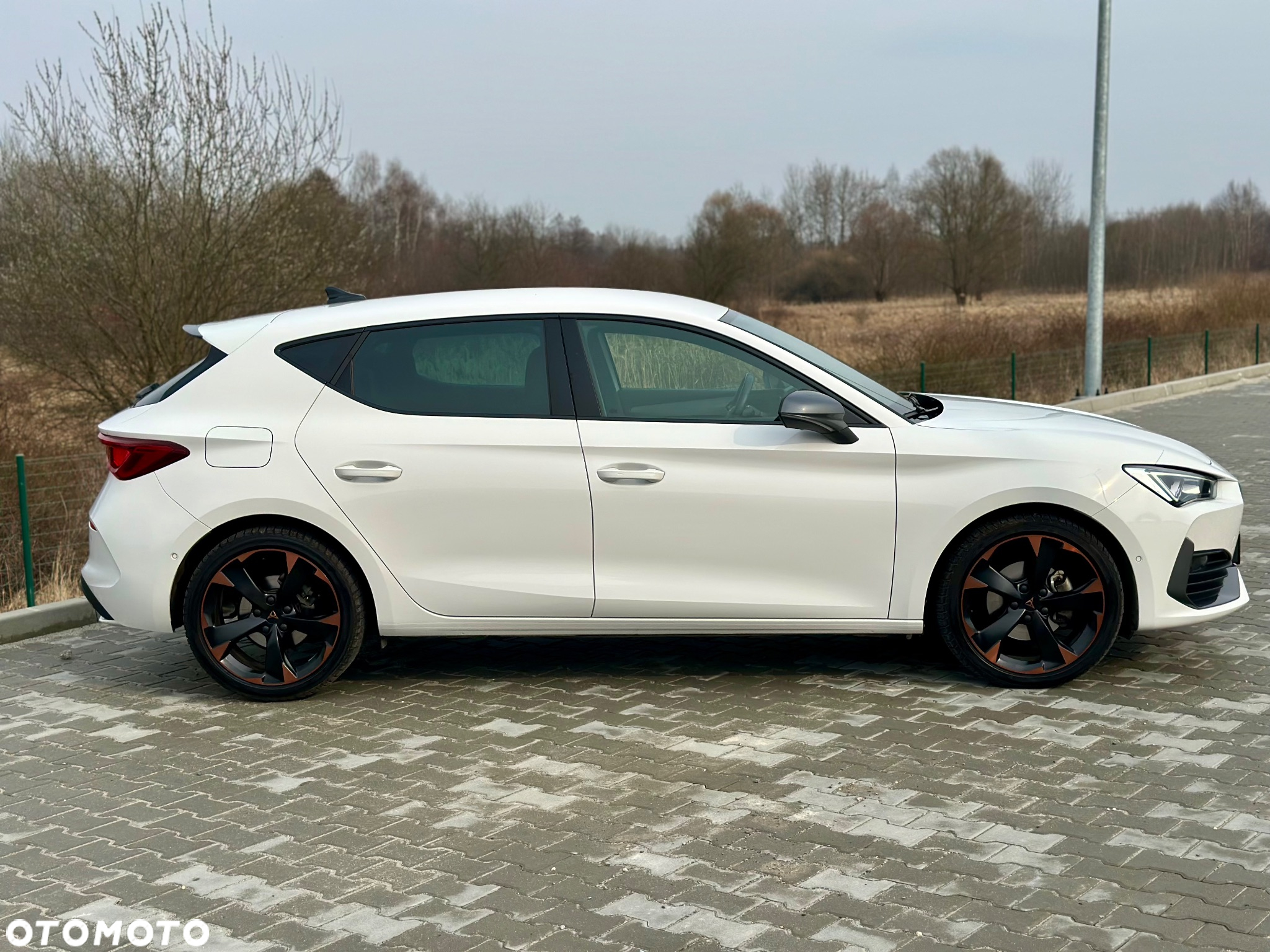 Cupra Leon 1.5 eTSI DSG - 4
