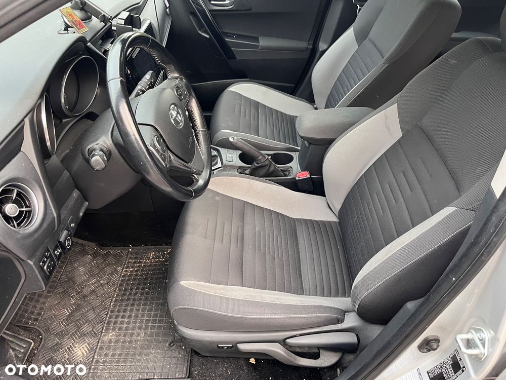 Toyota Auris 1.6 Prestige - 9