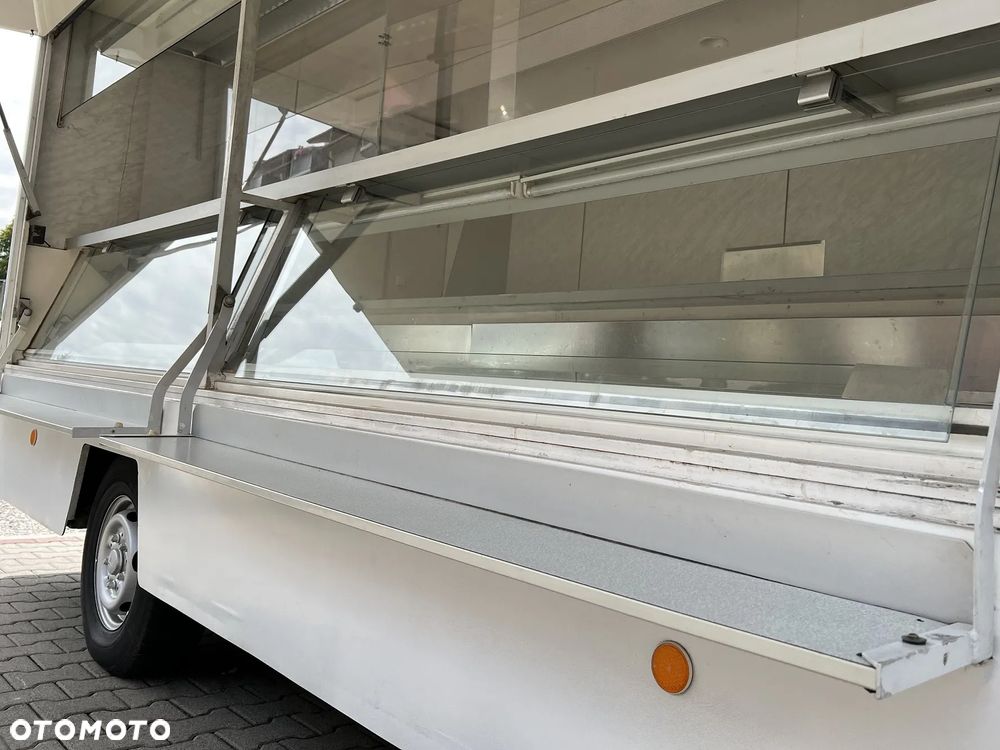 Mercedes-Benz MB100D - 7