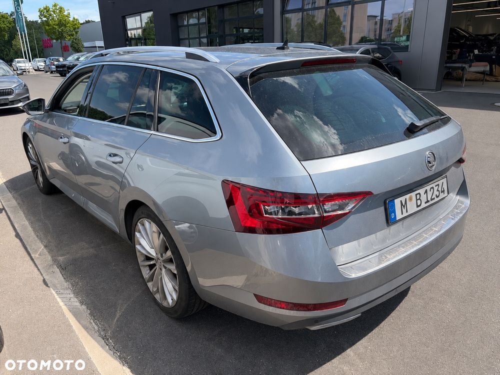 Skoda Superb 2.0 TDI DSG Ambition - 5