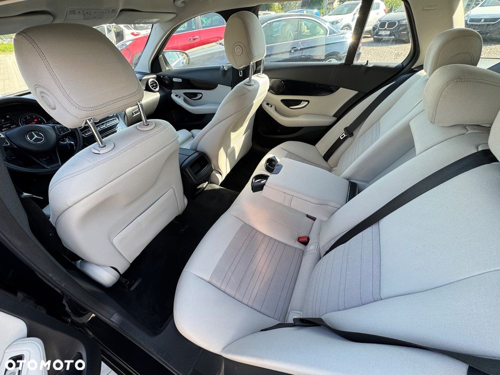 Mercedes-Benz Klasa C 220 d 4-Matic 9G-TRONIC - 14
