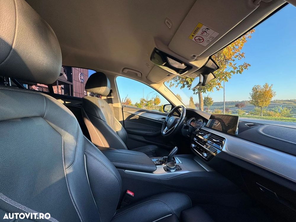 BMW Seria 5 520d xDrive Aut. Luxury Line - 7