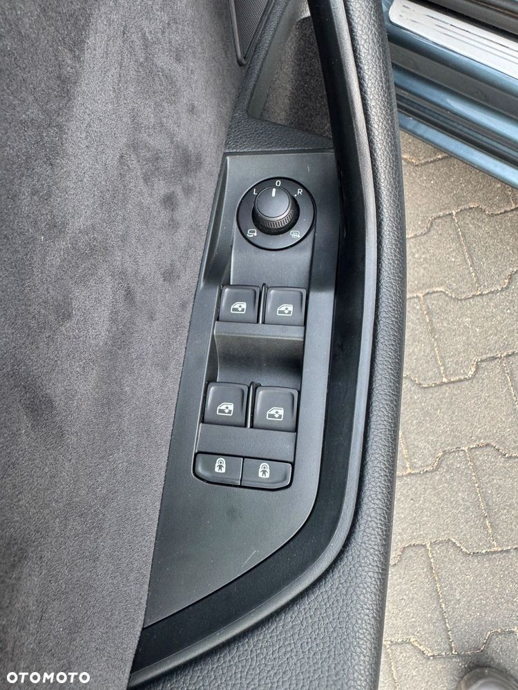 Skoda Superb 2.0 TDI DSG Sportline - 18