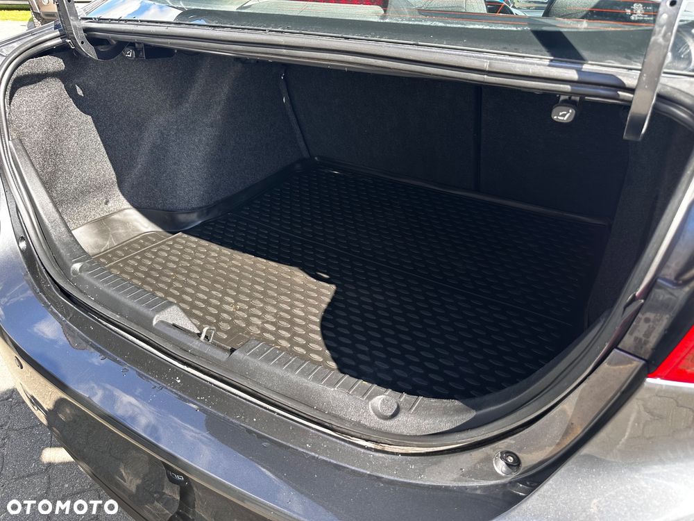 Mazda 3 - 10