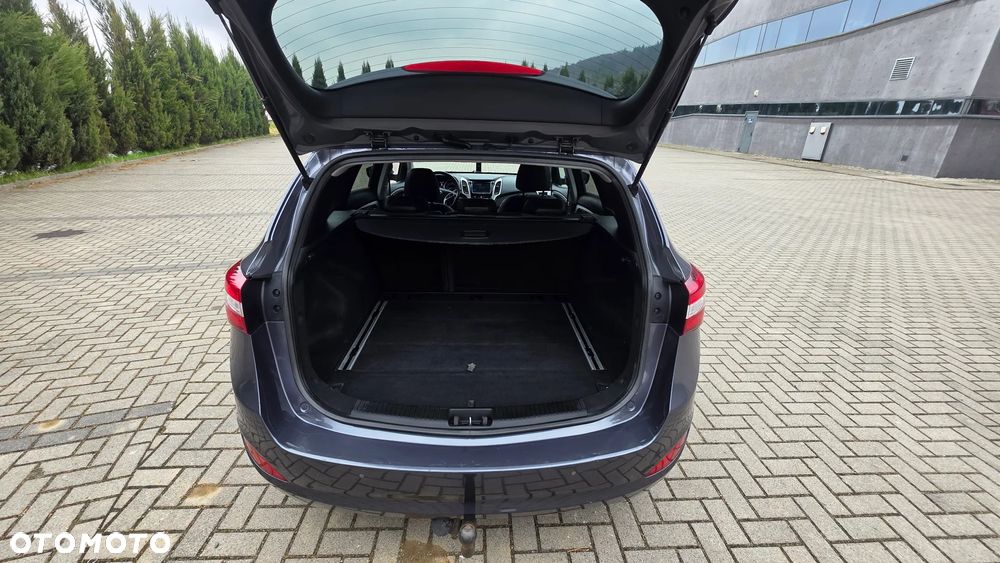 Hyundai i30 blue 1.6 CRDi Premium - 18