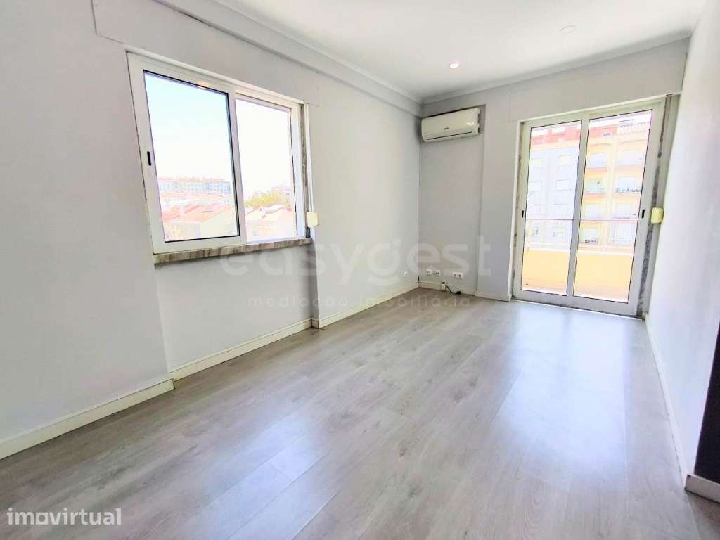 T2 Remodelado na Torre da Marinha - Pronto a Habitar - Grande imagem: 5/12