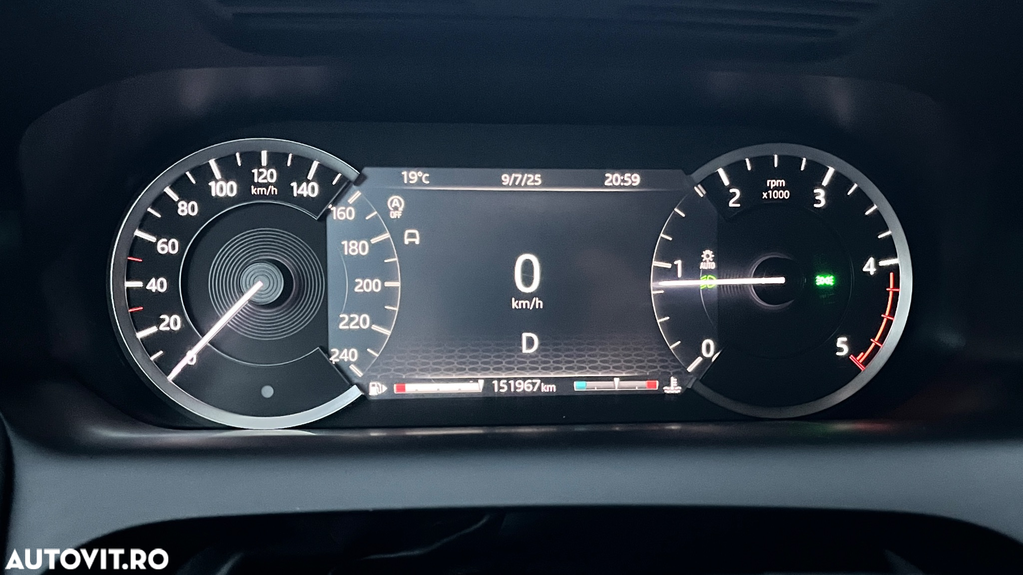 Land Rover Discovery Sport 2.0 D165 MHEV - 14