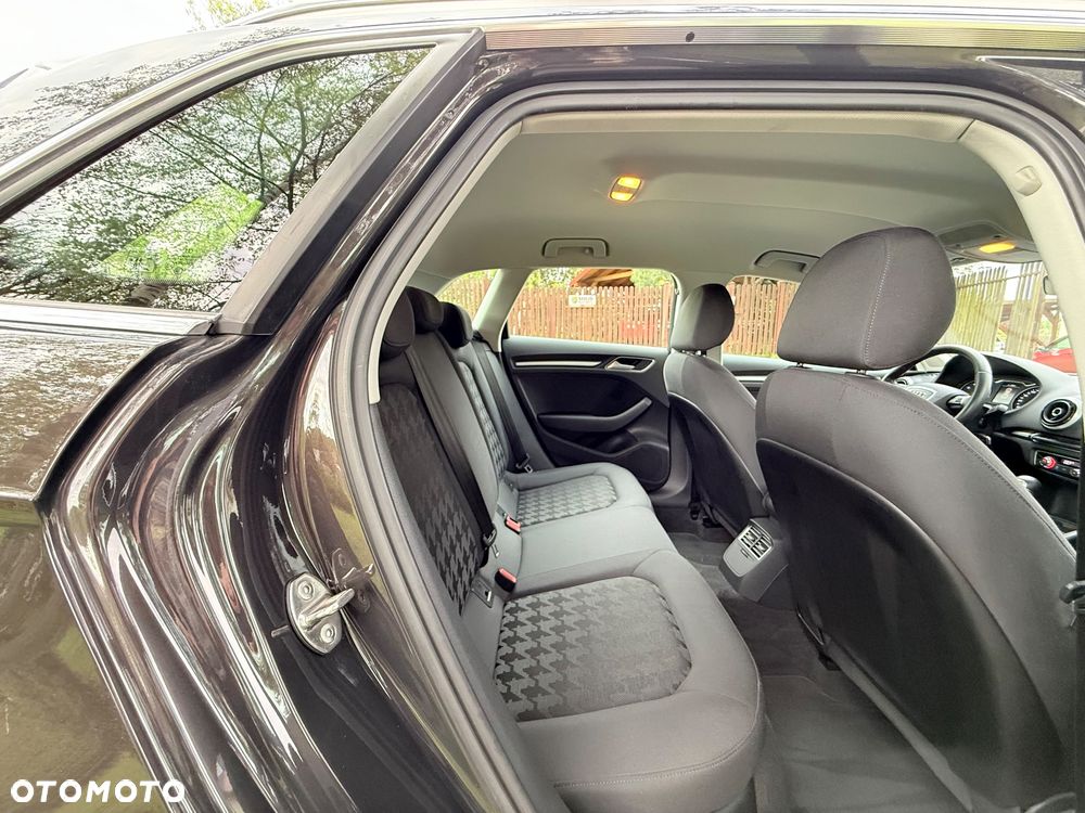 Audi A3 Sportback 1.2 TFSI Attraction S tronic - 31