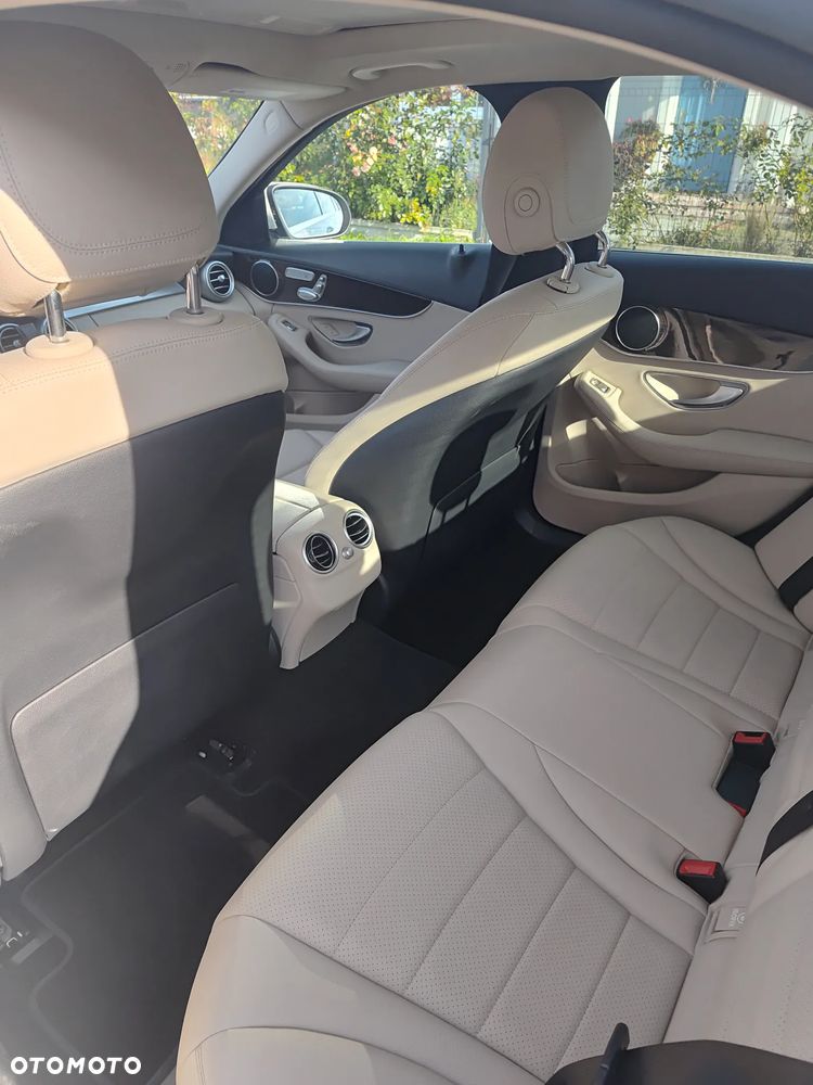 Mercedes-Benz Klasa C 300 9G-TRONIC - 16