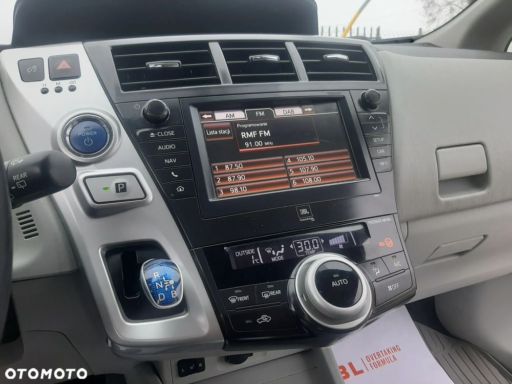 Toyota Prius+ (Hybrid) Executive - 17