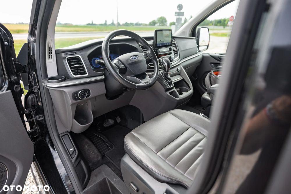 Ford Tourneo Custom - 30