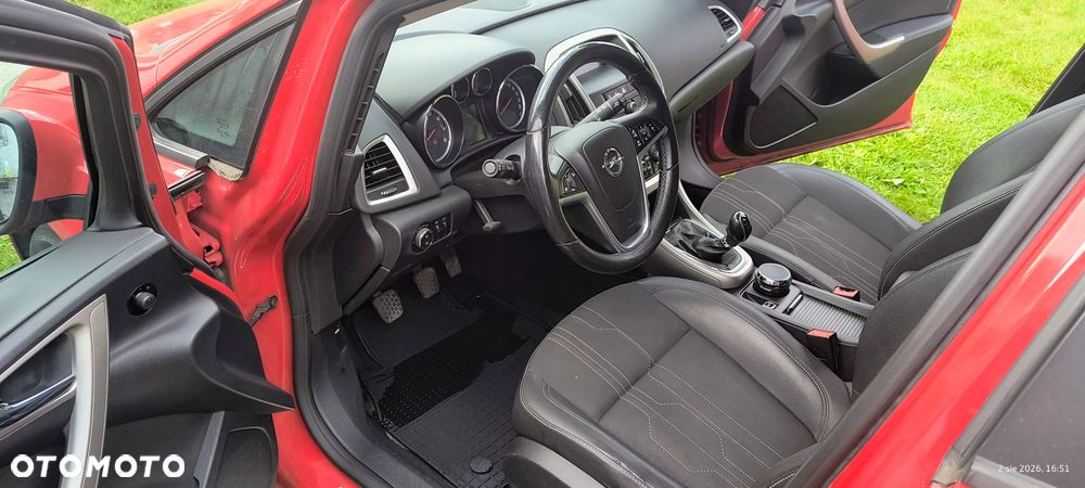 Opel Astra 1.4 Turbo 150 Jahre - 8