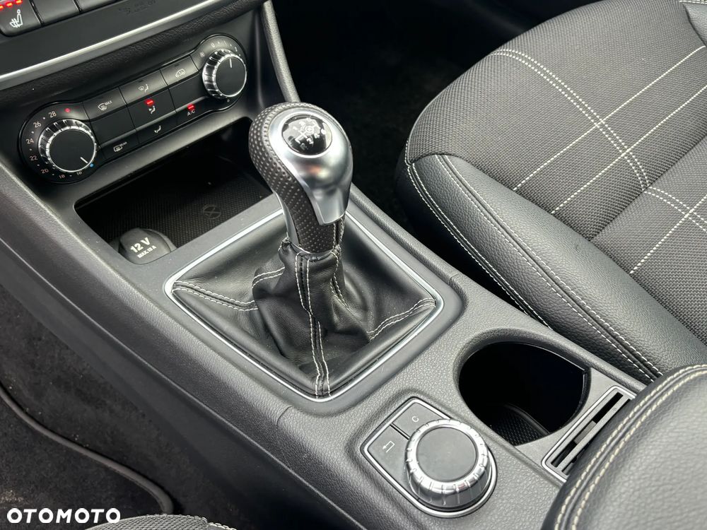 Mercedes-Benz CLA 180 StreetStyle - 24