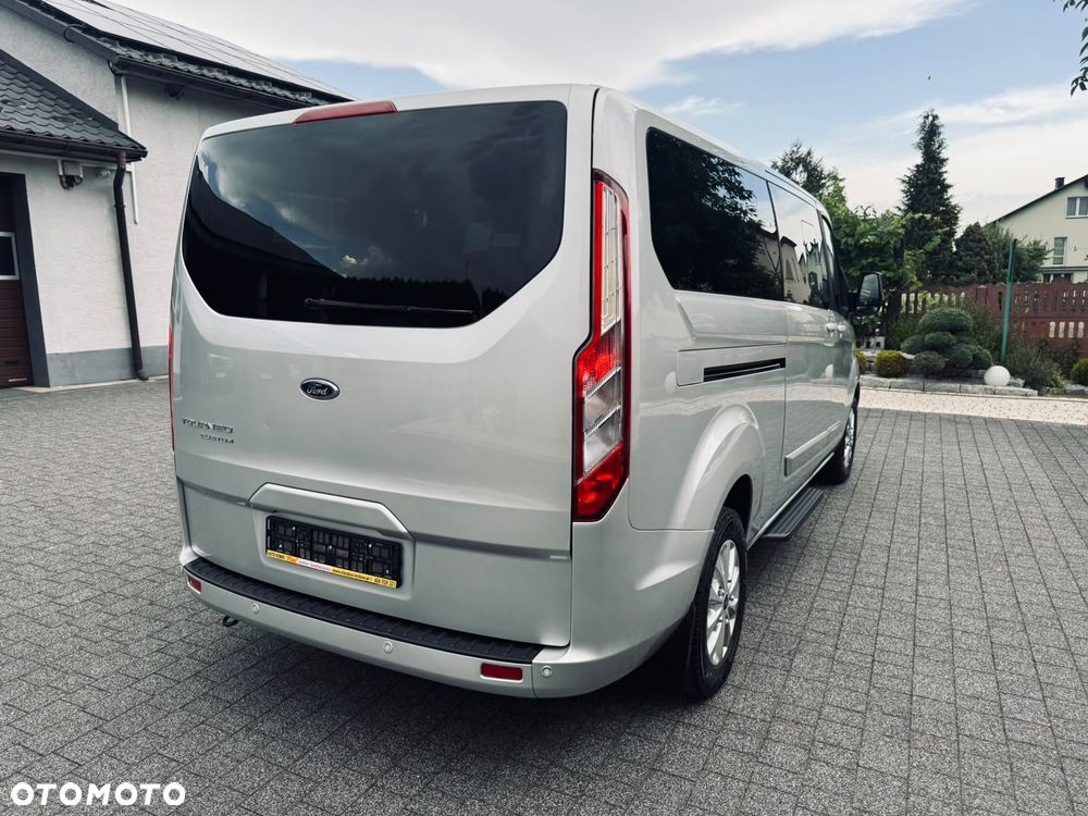 Ford Tourneo Custom - 13