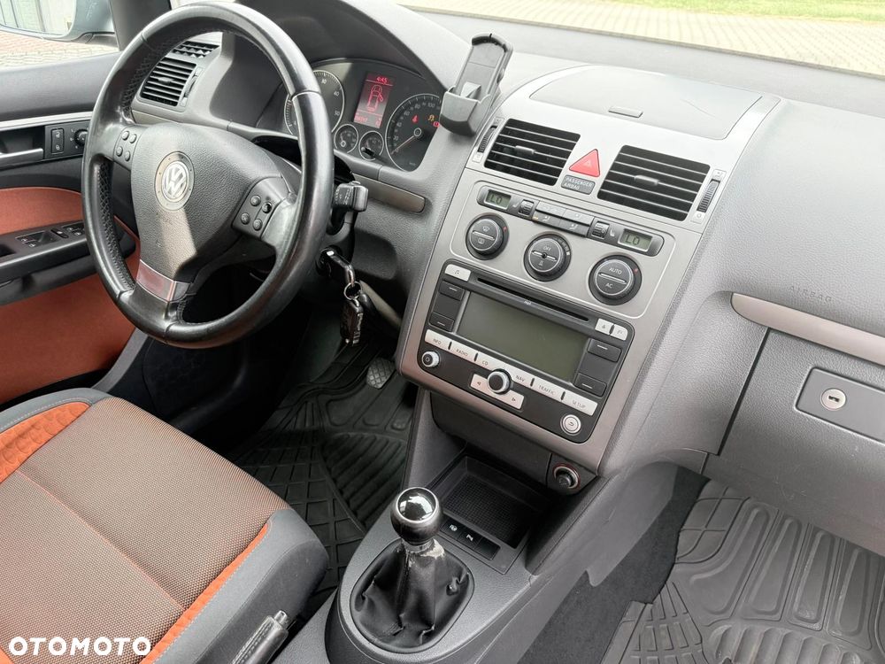 Volkswagen Touran 2.0 TDI DPF Cross - 13