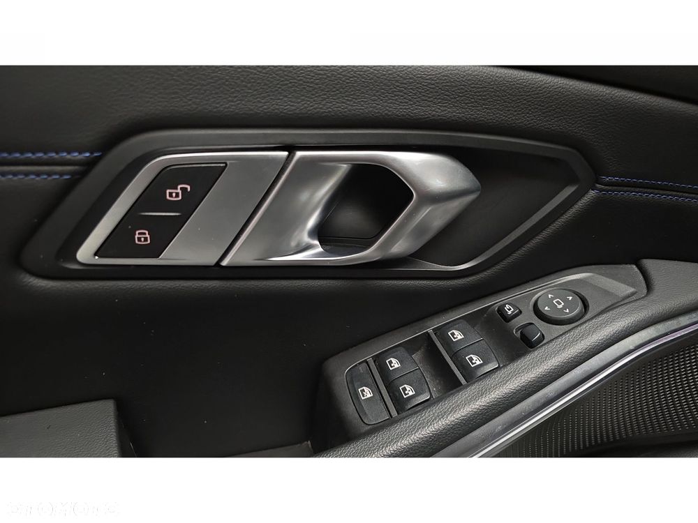BMW Seria 3 320d xDrive mHEV M Sport - 29