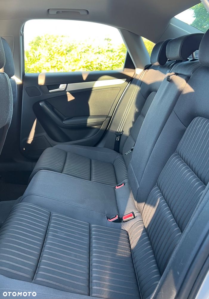 Audi A4 Limousine - 5