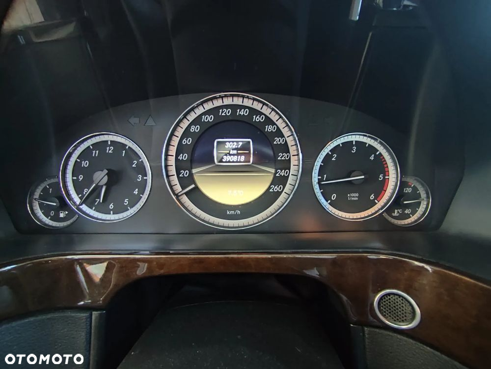 Mercedes-Benz Klasa E 200 CDI BlueEff - 16