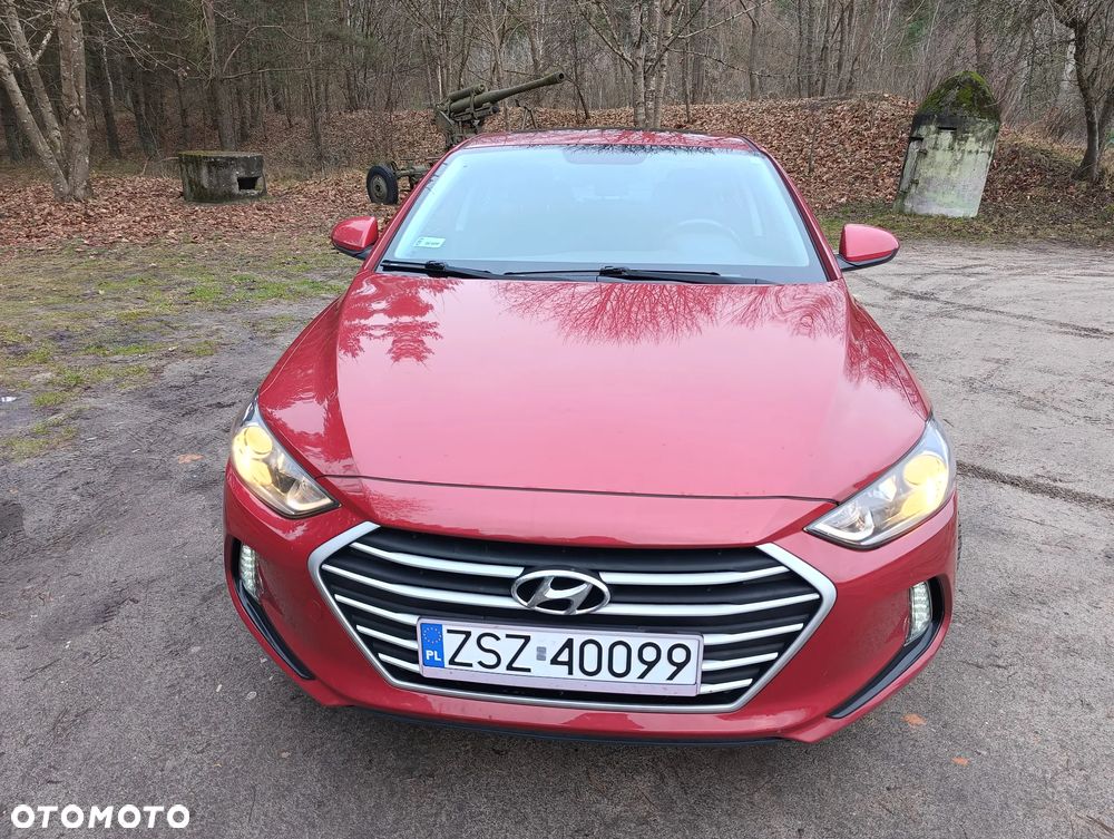 Hyundai Elantra - 2