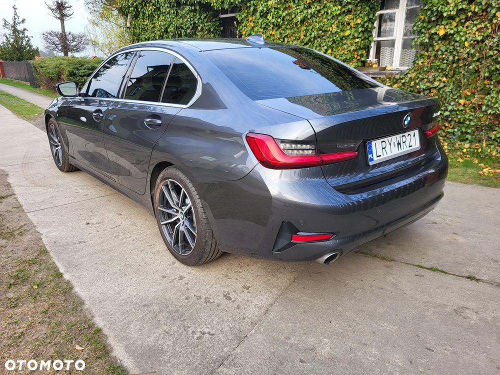 BMW Seria 3 330i Sport Line - 5