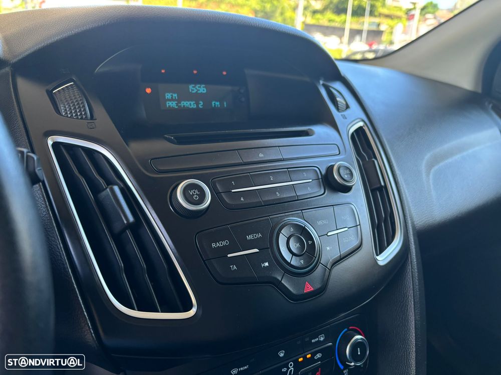 Ford Focus SW 1.0 EcoBoost S&S TREND - 14