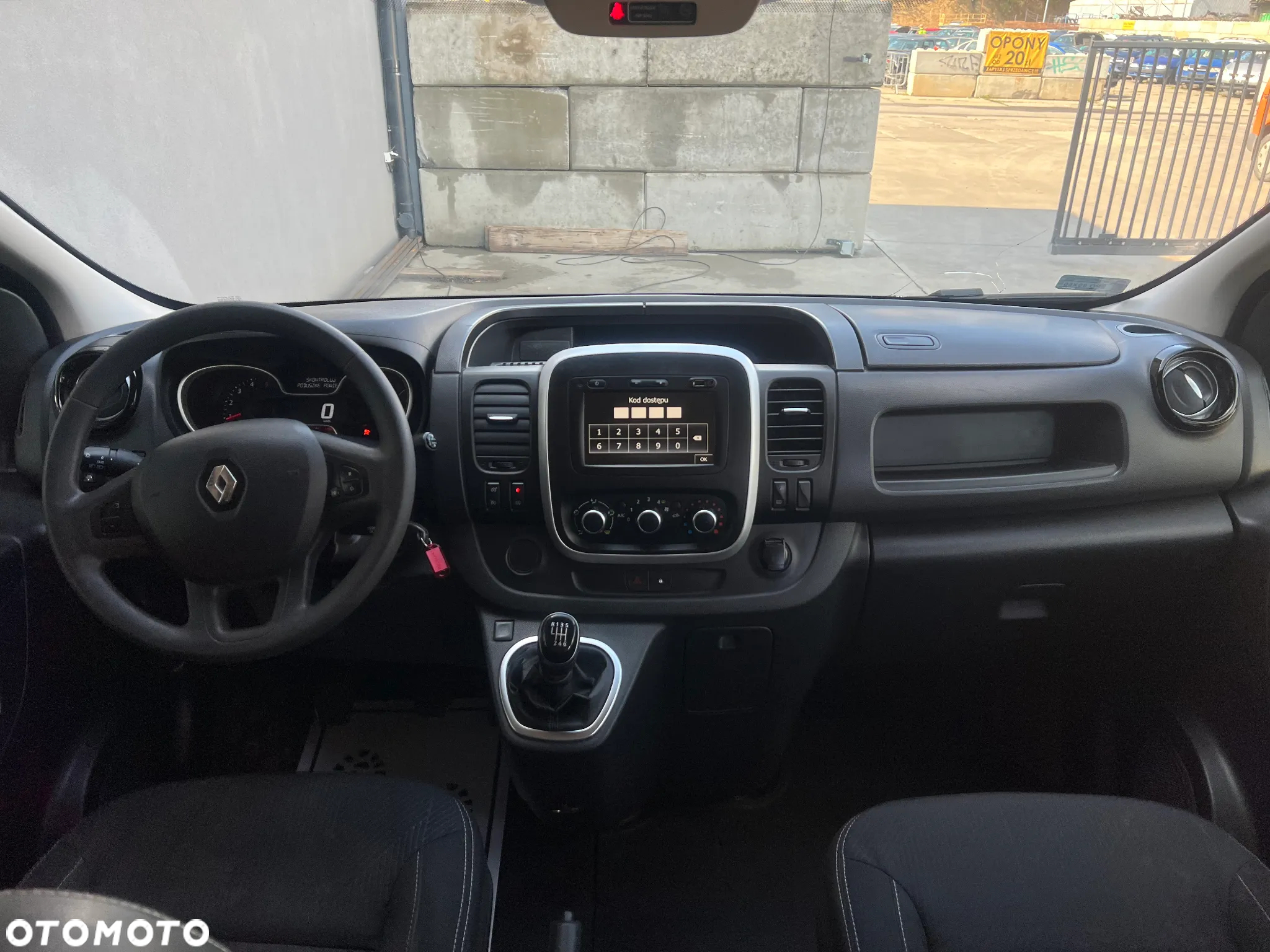 Renault TRAFIC - 12