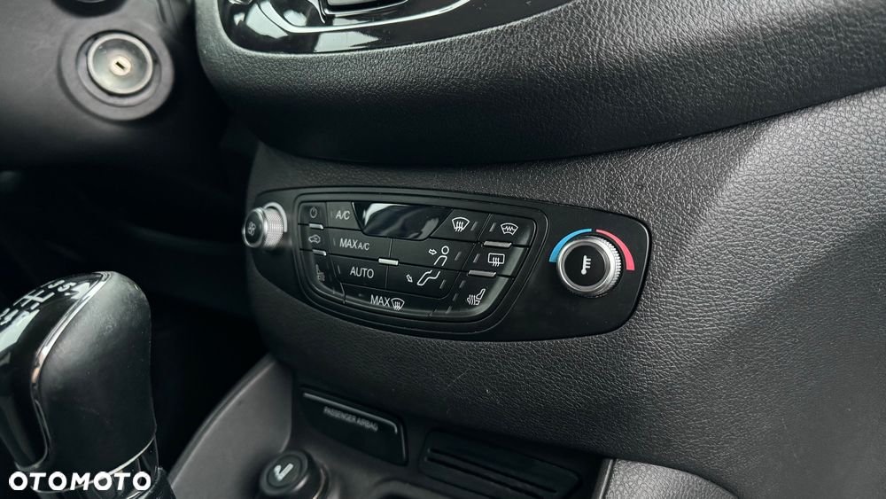Ford Tourneo Courier 1.0 EcoBoost S&S Titanium - 28