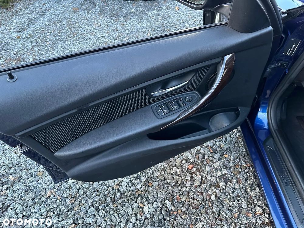 BMW Seria 3 320d Efficient Dynamics Edition Blue Perf - 12