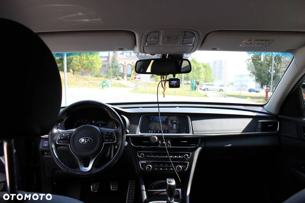Kia Optima 2.0 L - 18