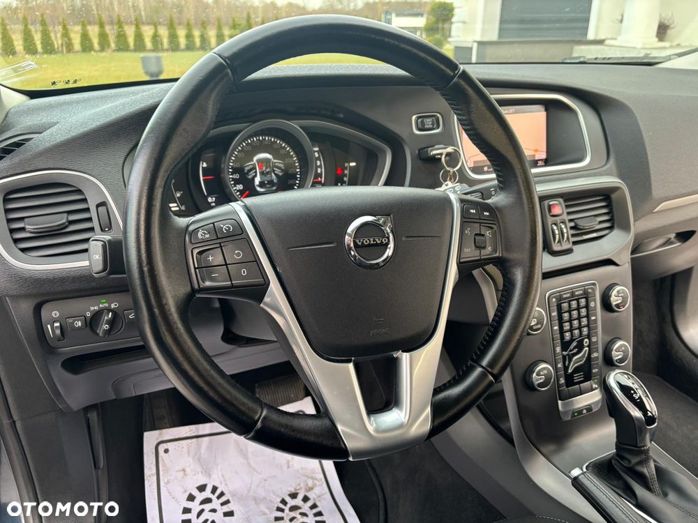 Volvo V40 D3 Geartronic RDesign - 11