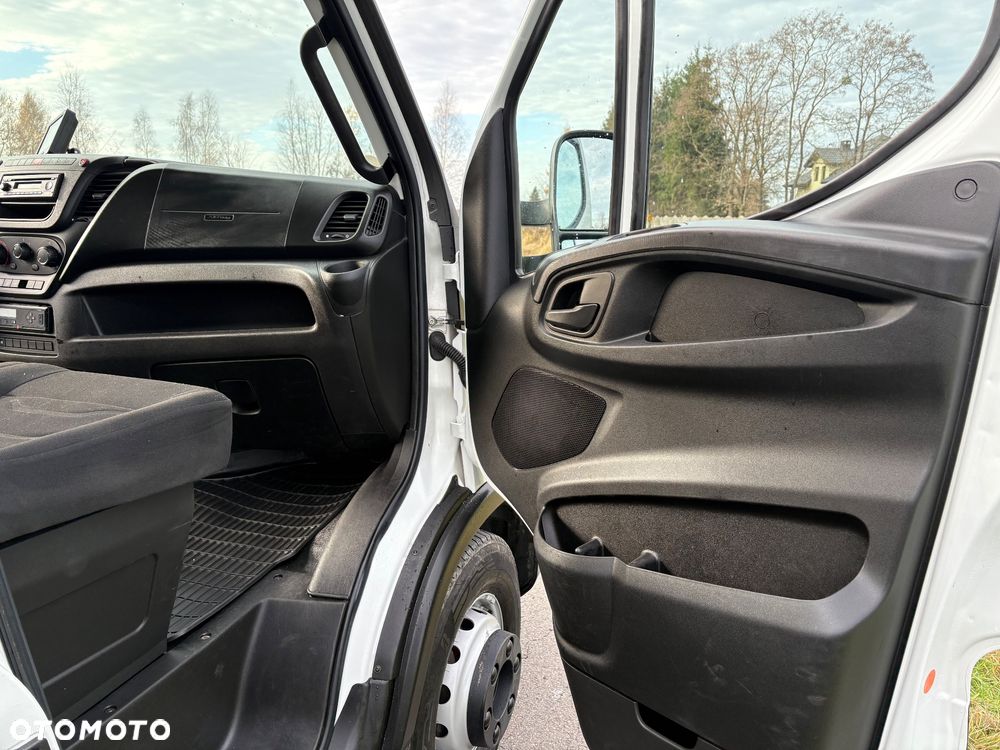 Iveco DAILY 70C17/Wywrot na 3strony/DMC 7000Kg/Żuraw/Klima/Super stan - 35