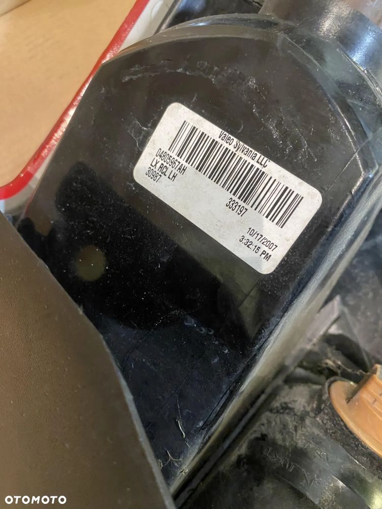 Lampa Chrysler 300C lewa tył OE 04805967AH - 4