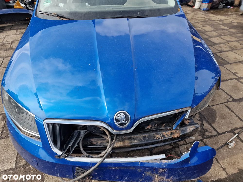 Maska przód  skoda  octavia  III  w kolorze LF5W - 1