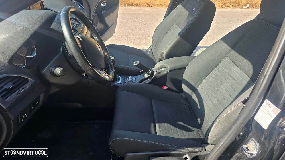 Renault Mégane Sport Tourer 1.5 dCi Limited SS - 17