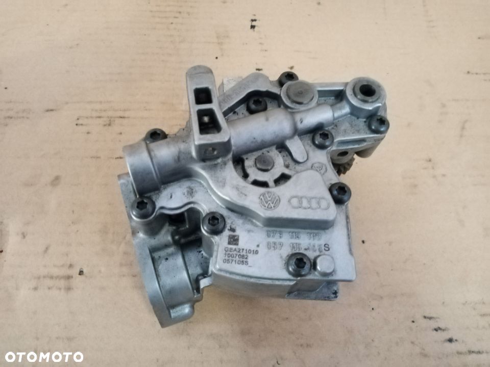 Pompa oleju Audi 4.2TDI Q7 A8 CDS 057115105S - 1