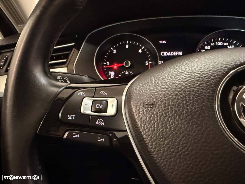 VW Passat Variant 1.6 TDI Confortline - 14