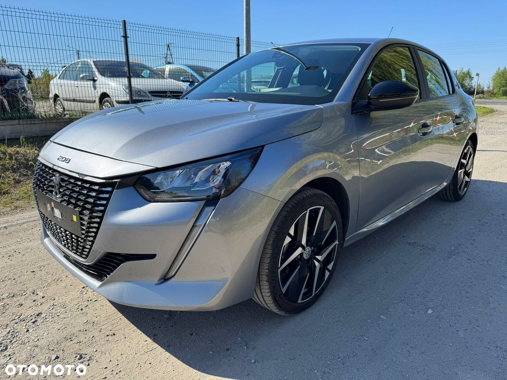 Peugeot 208 - 1
