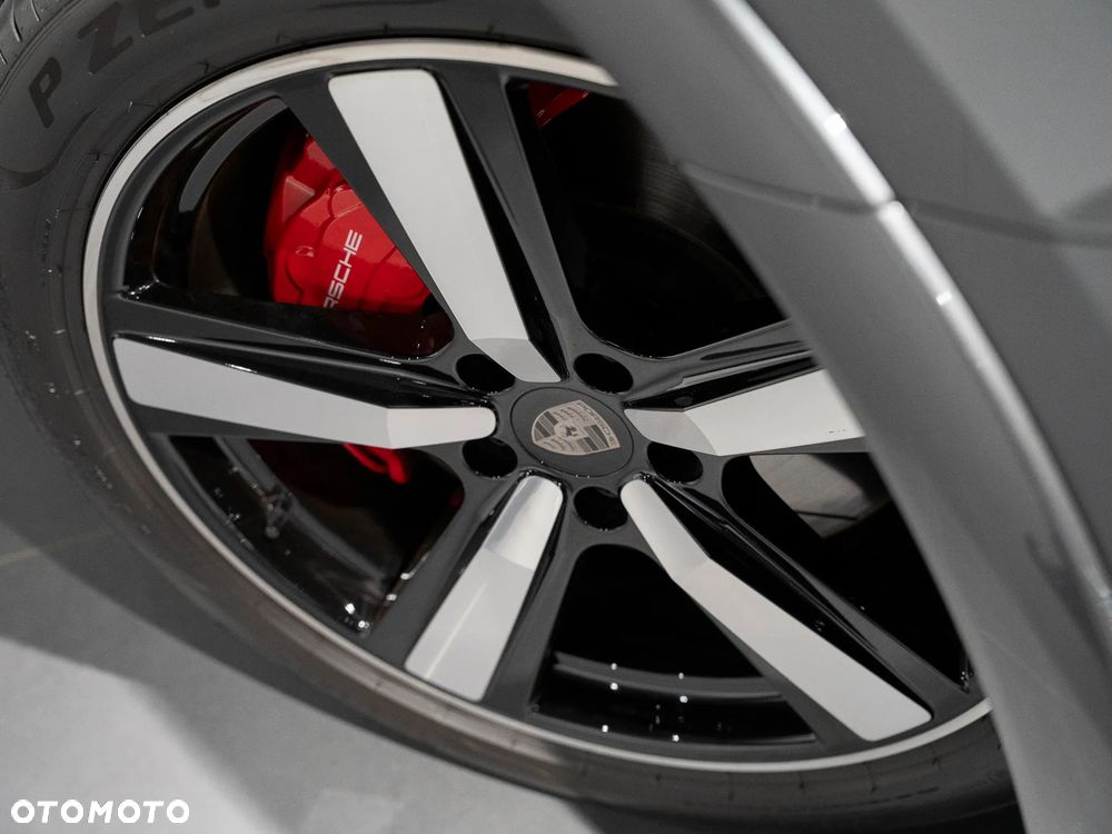 Porsche Cayenne Turbo E-Hybrid PHEV - 16