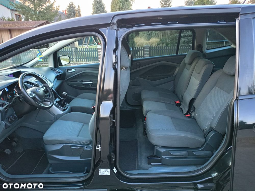 Ford Grand C-MAX - 11