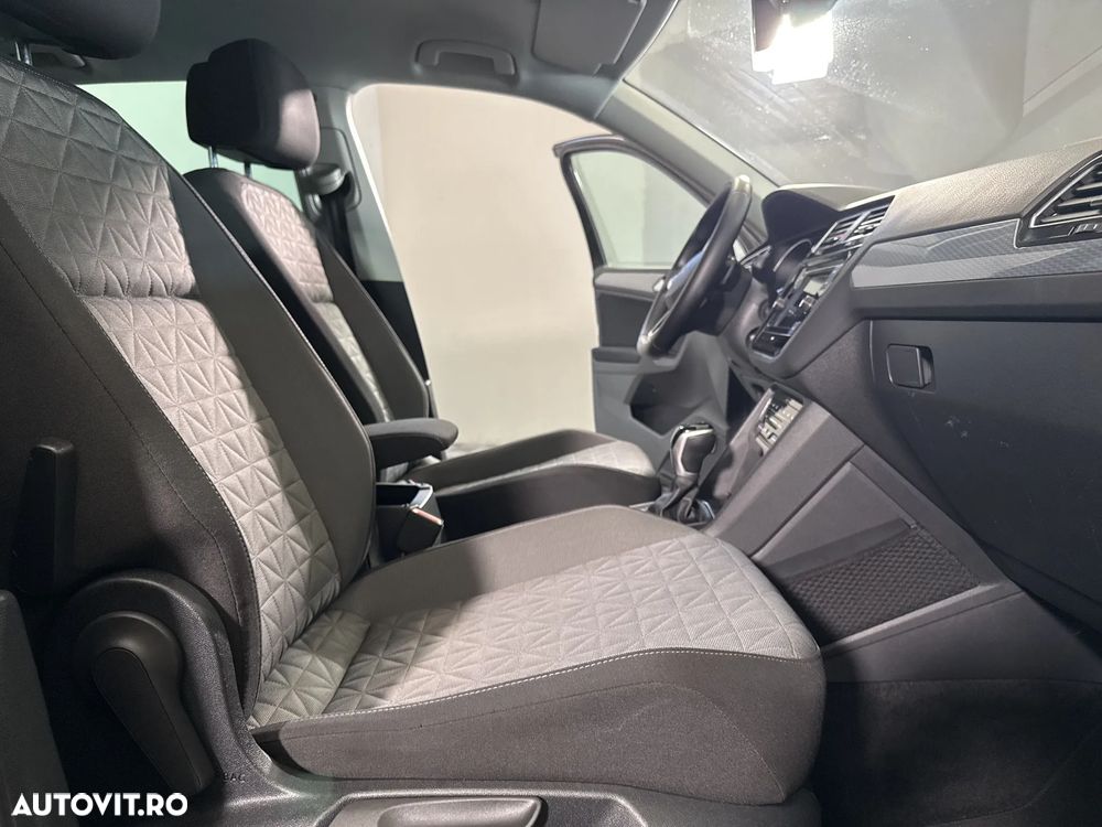 Volkswagen Tiguan - 12