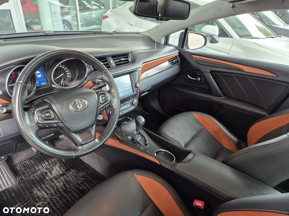 Toyota Avensis 1.8 Premium MS - 3