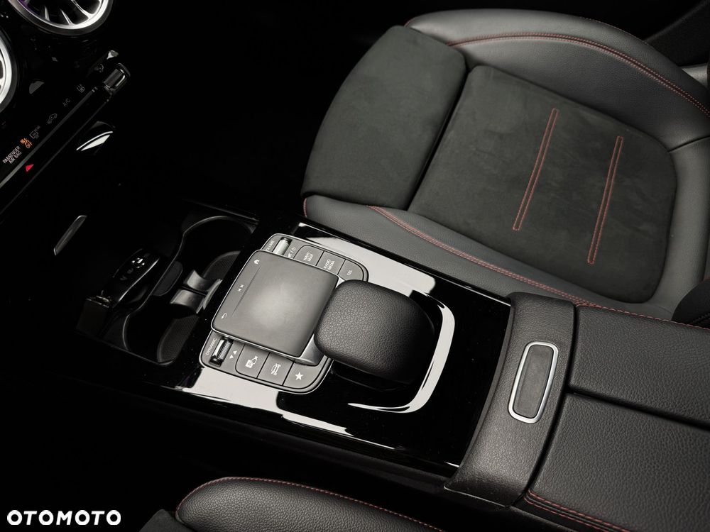 Mercedes-Benz Klasa A 200 AMG Line 7G-DCT - 27