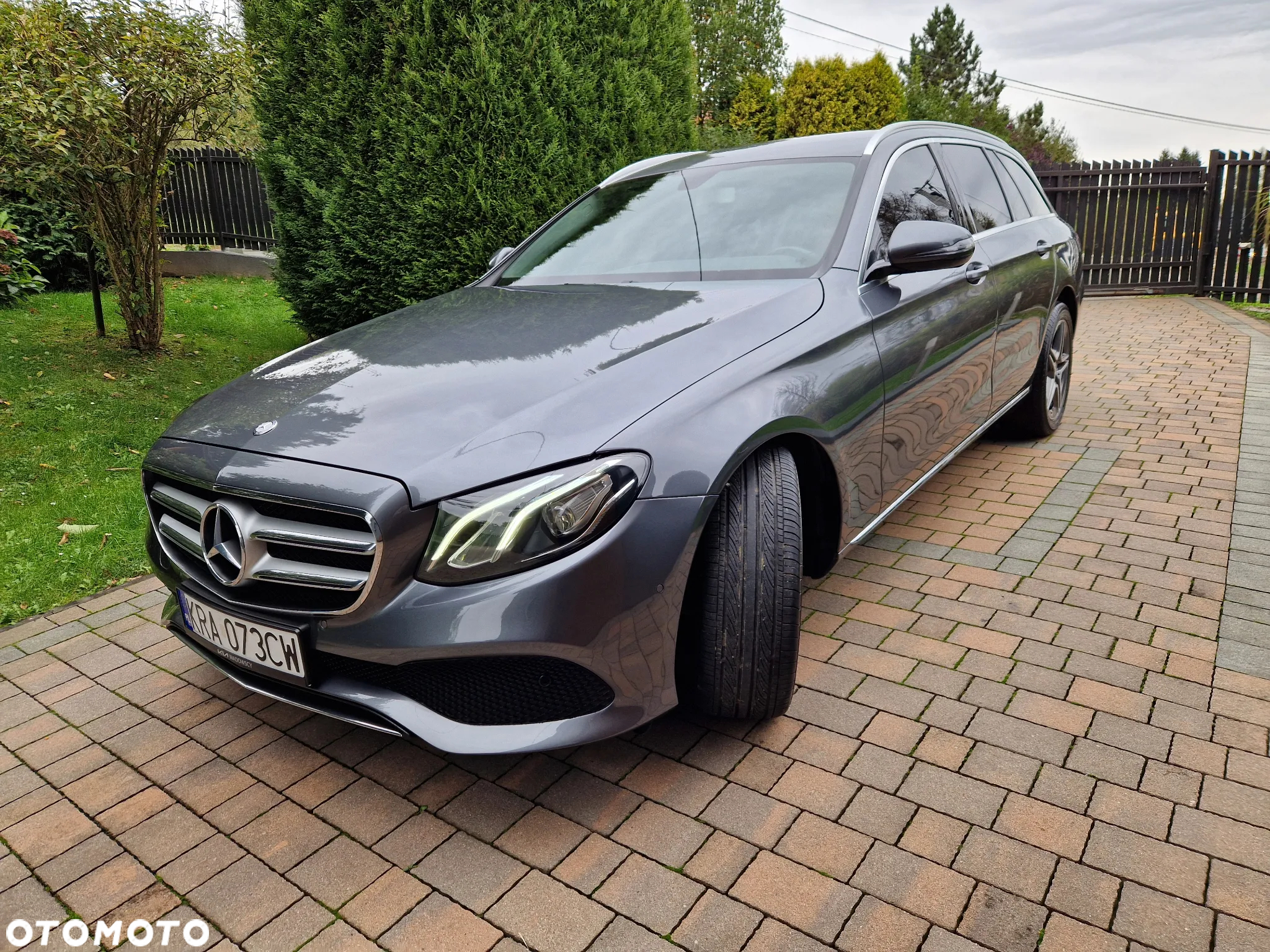 Mercedes-Benz Klasa E 220 d T 9G-TRONIC Avantgarde - 4