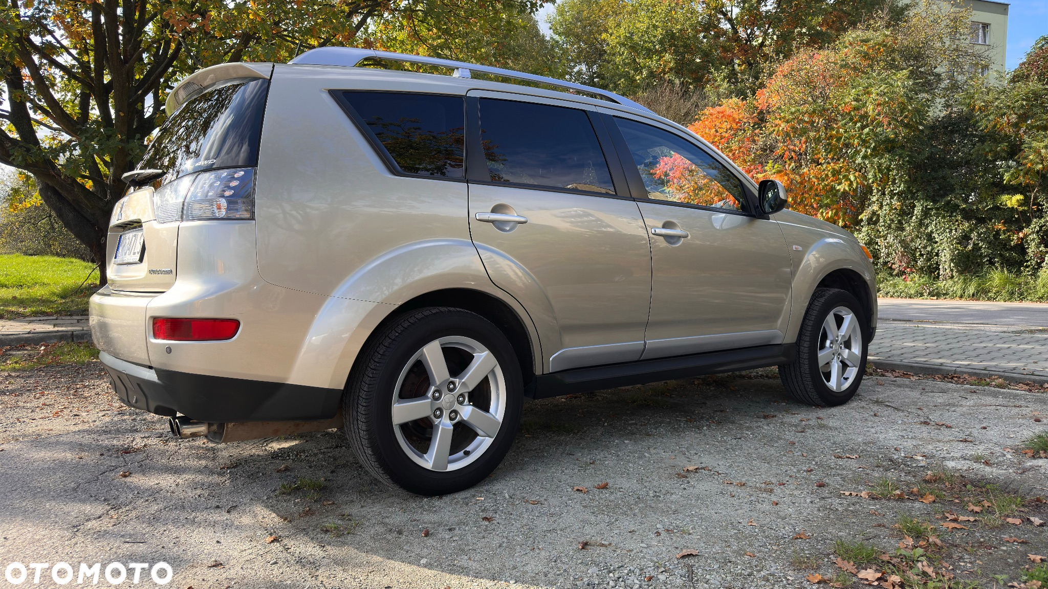 Mitsubishi Outlander 2.0 DID Intense + - 4