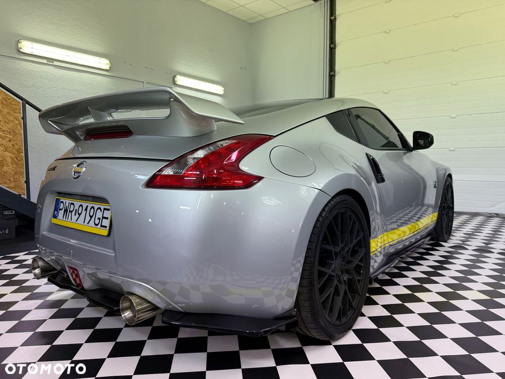 Nissan 370 Z - 17